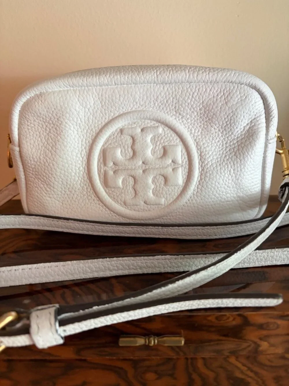 Tory Burch Perry Bombe White Crossbody Camera Handbag